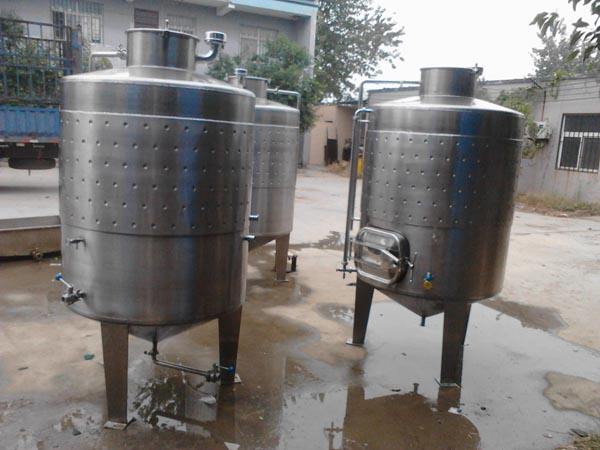 青岛啤酒中标：2025年度青啤三厂-设备修理竞价-酿制部三期30号发酵罐冷带修理成交公告